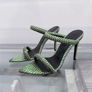 Alias Mae Snack Prink Green Heels